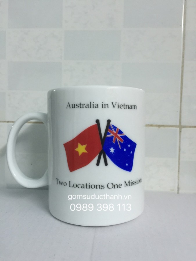 Cốc in hình lá cờ Việt Nam và Australia
